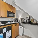 Great Walkable Studio Apt!