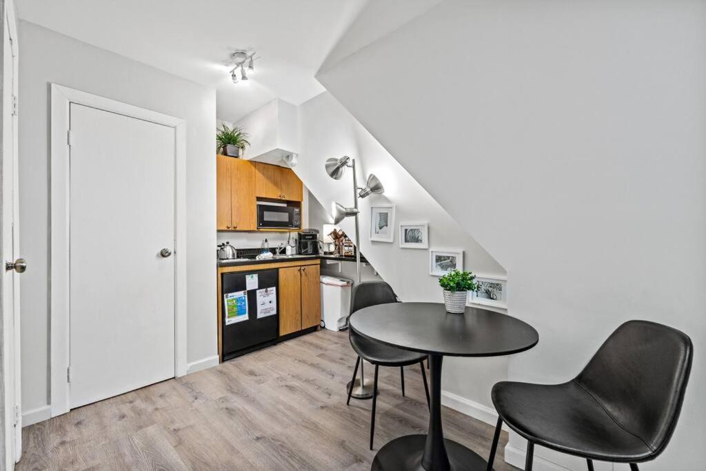 Great Walkable Apt! Apartment
